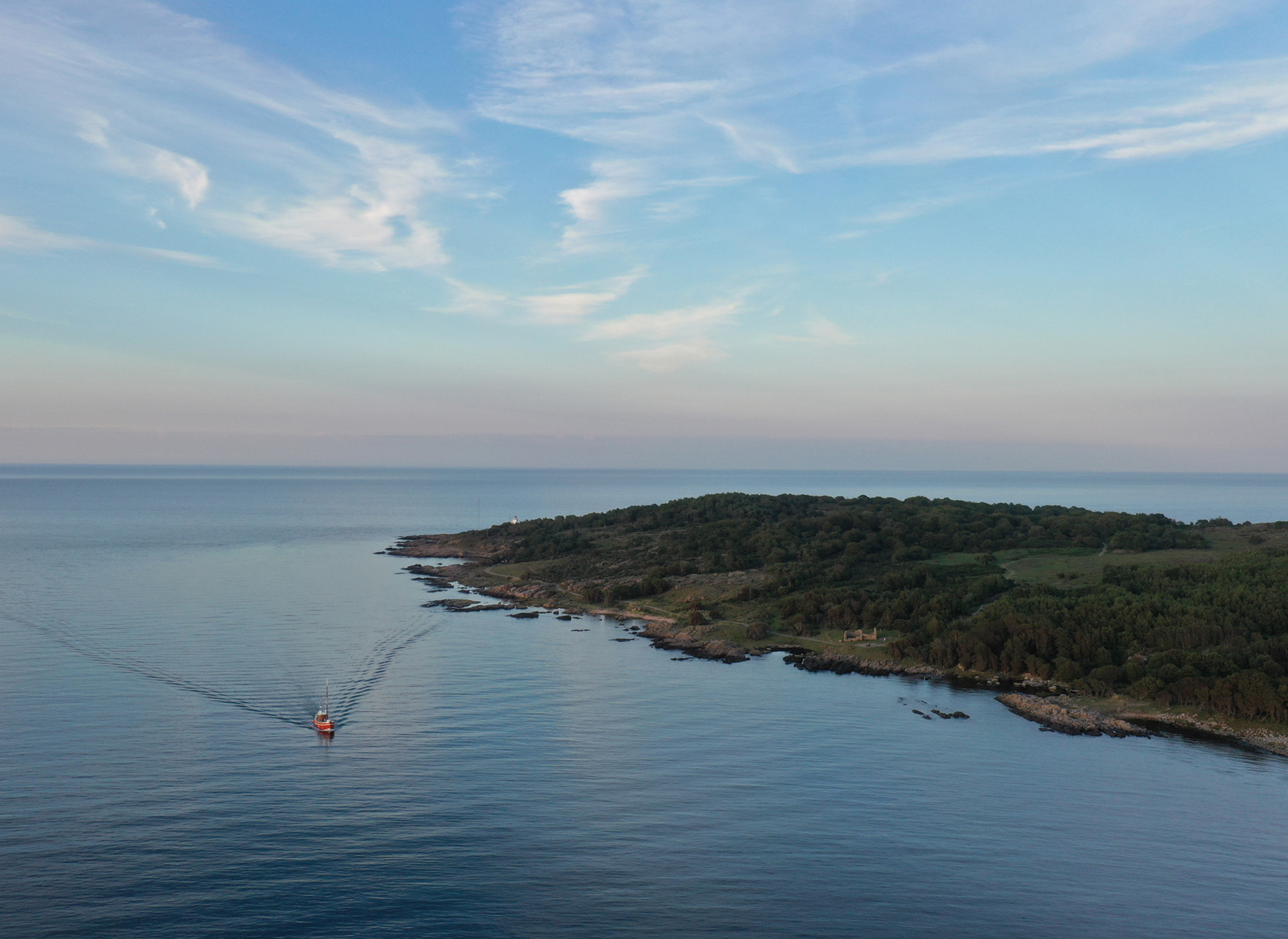 Sailing around Hammerknuden